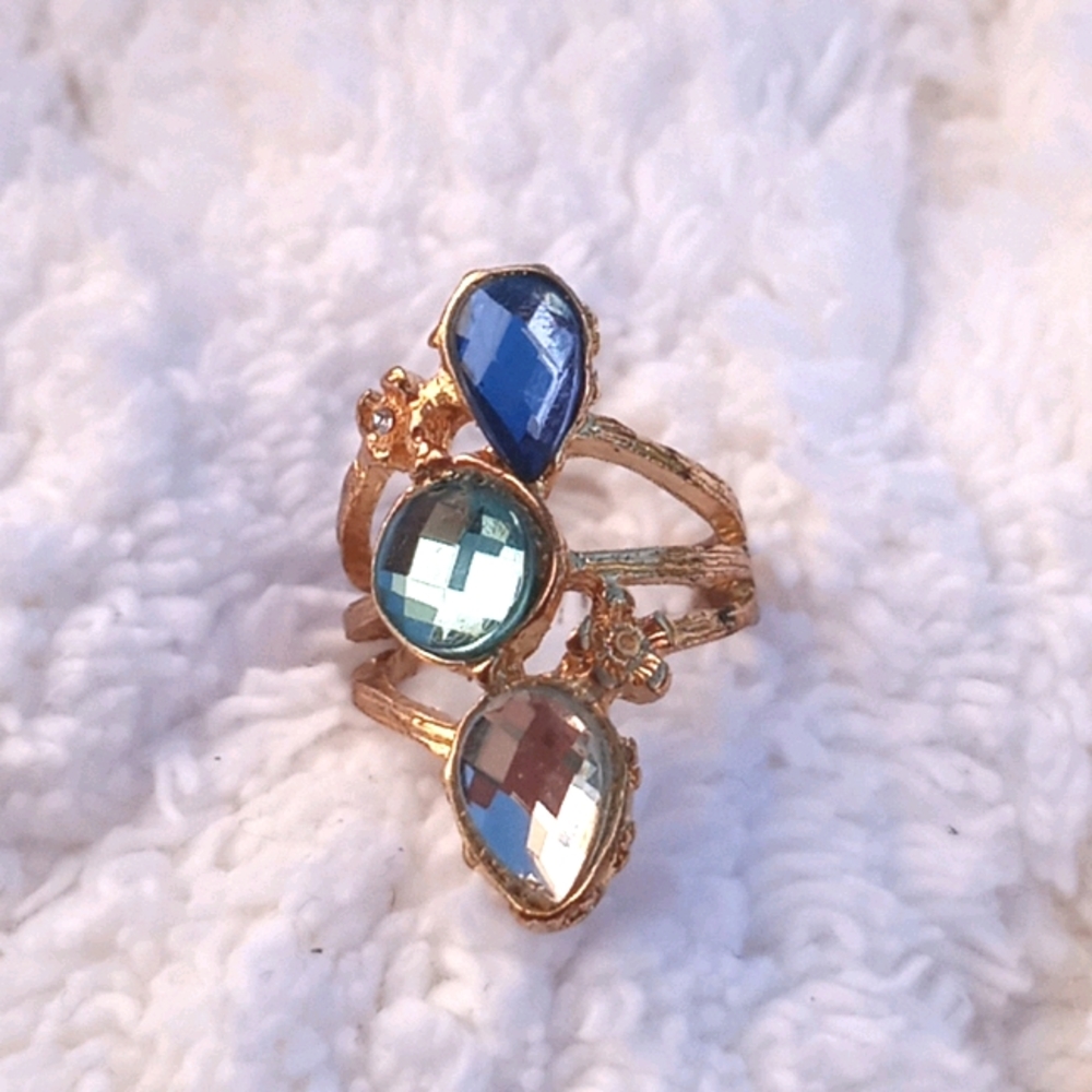 Statement Ring - Picture 2 of 5